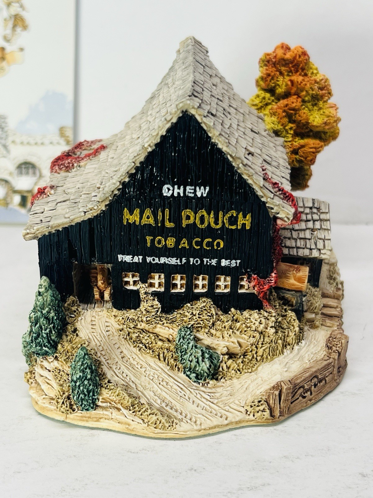 American Landmarks Collection 1989 MAIL POUCH Barn Lilliput Lane W/ Box