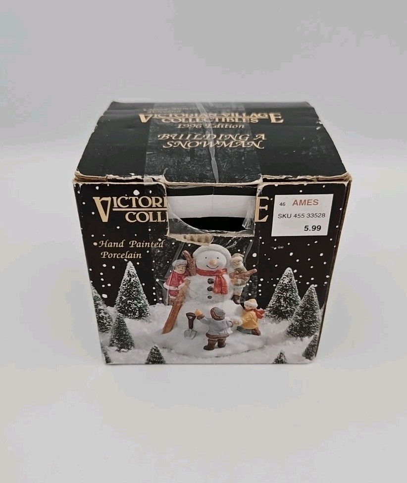 Vintage Victorian Village Collectibles 1996 Building A Snowman – Original Box