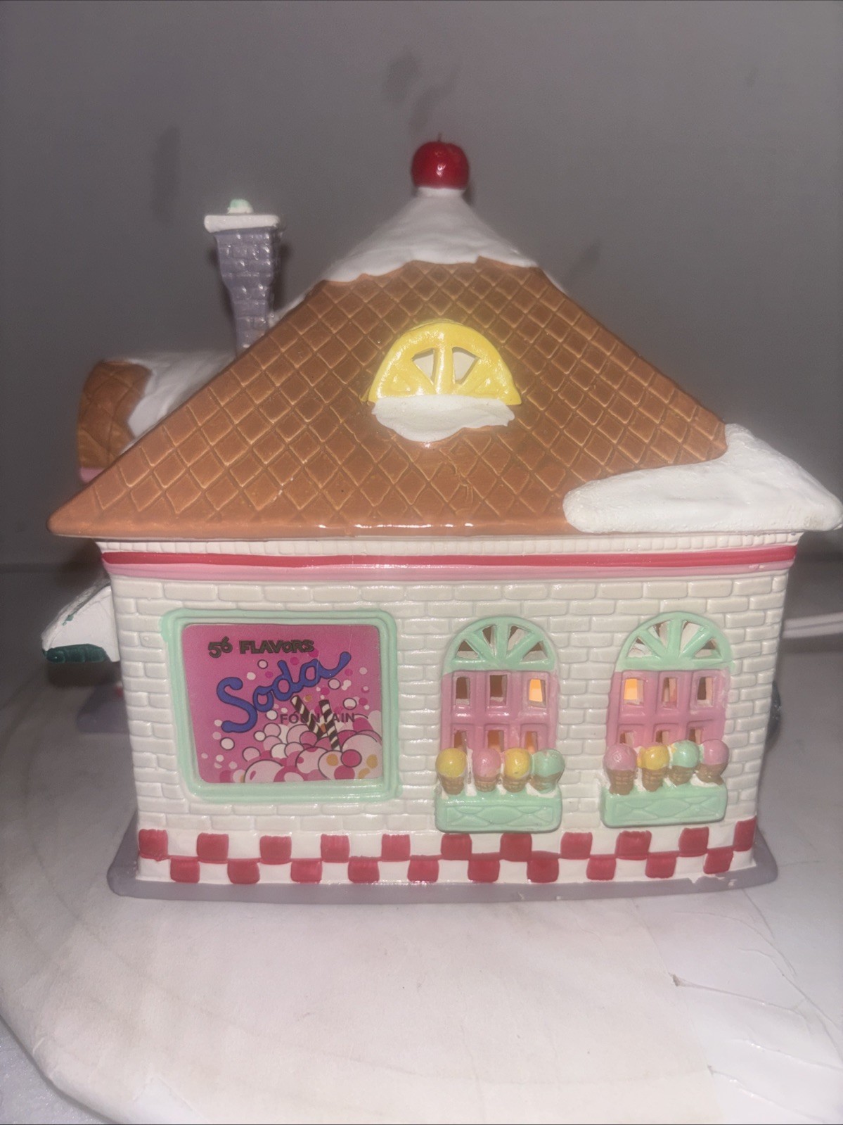 DEPT 56 “56 FLAVORS ICE CREAM PARLOR” ~ **ORIGINAL SNOW VILLAGE** RARE PIECE !!!