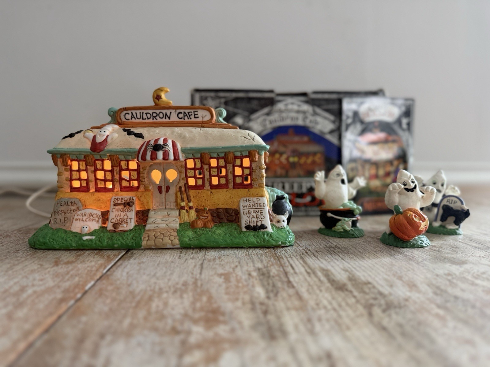 Midwest Cannon Falls Creepy Hallow Cauldron Cafe W/Ghosts Halloween Village Box