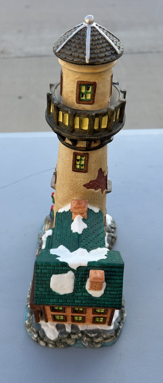 Vtg DICKENS COLLECTABLES Victorian Series Lighted House Lighthouse Cabin 1998 