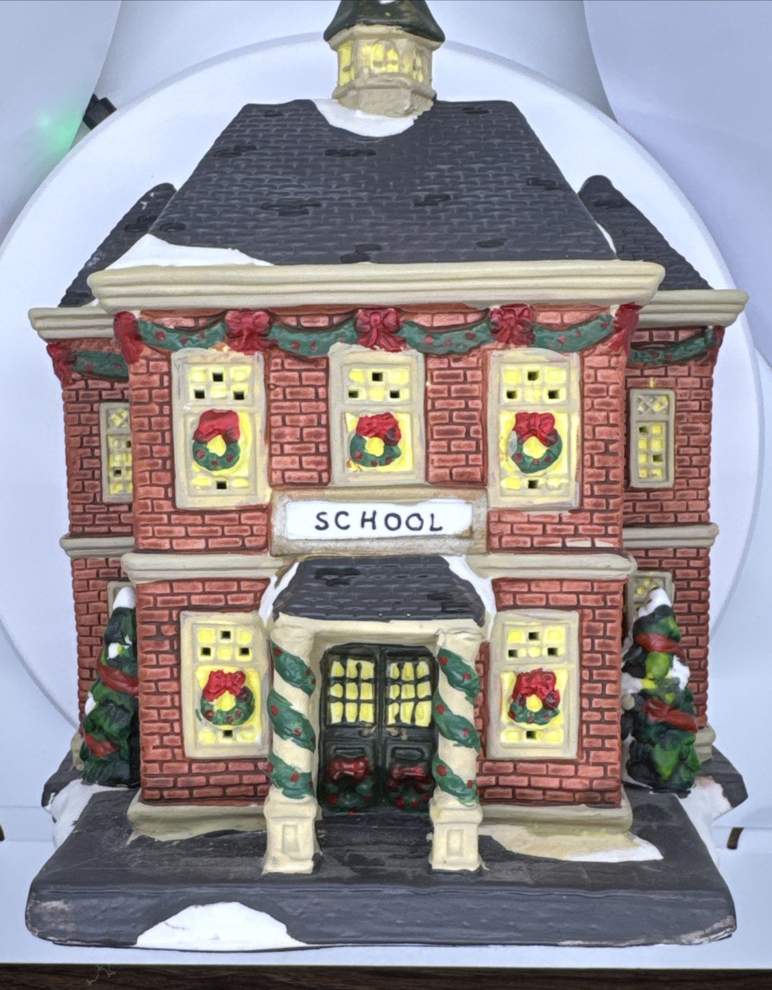 2007 Holiday Inspirations New Hope School Lighted Xmas w/ New Cord Light & Bulb