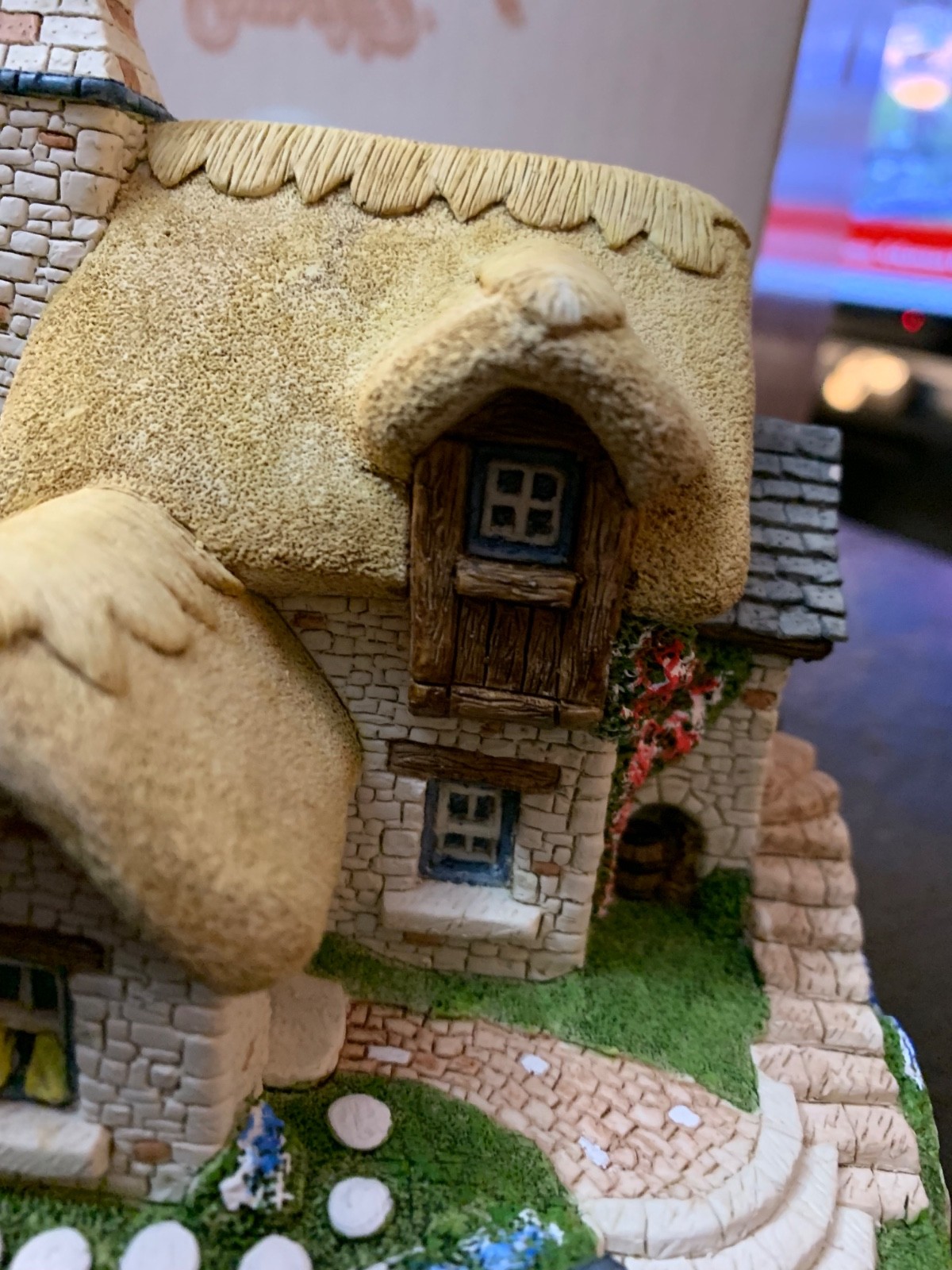 David Winter Forget me not Cottage Handmade &painted DW73 LIMITED EDITION 36/400