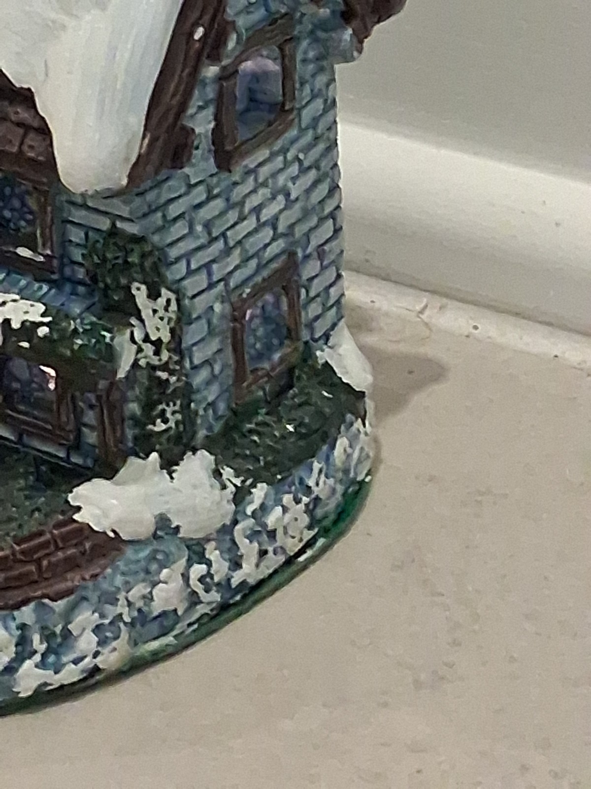 Cottage Charmers Lighted Snowhouse Hand Painted Handcrafted #8181-CC Taiwan