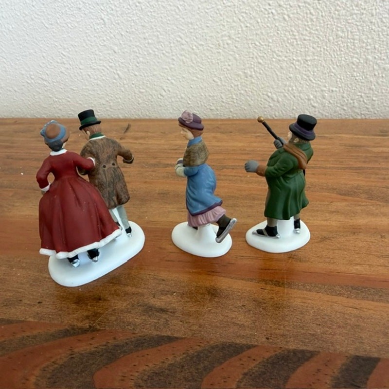 Dept 56 Heritage Village Collection 1999 Ashley Pond Skating Party – 6 Figures