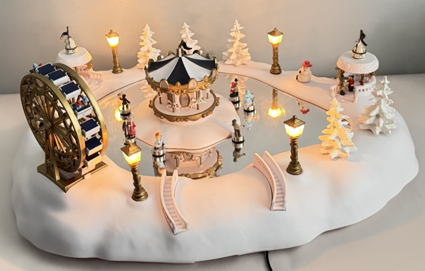 Trendmasters 1997 Christmas Magic Winter Wonderland Musical Ice Skating Carnival