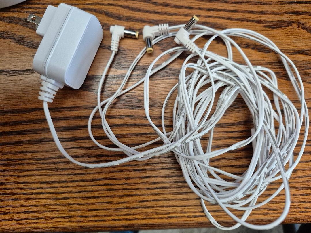 Dept 56 Village White AC/DC adapter, 3 prong