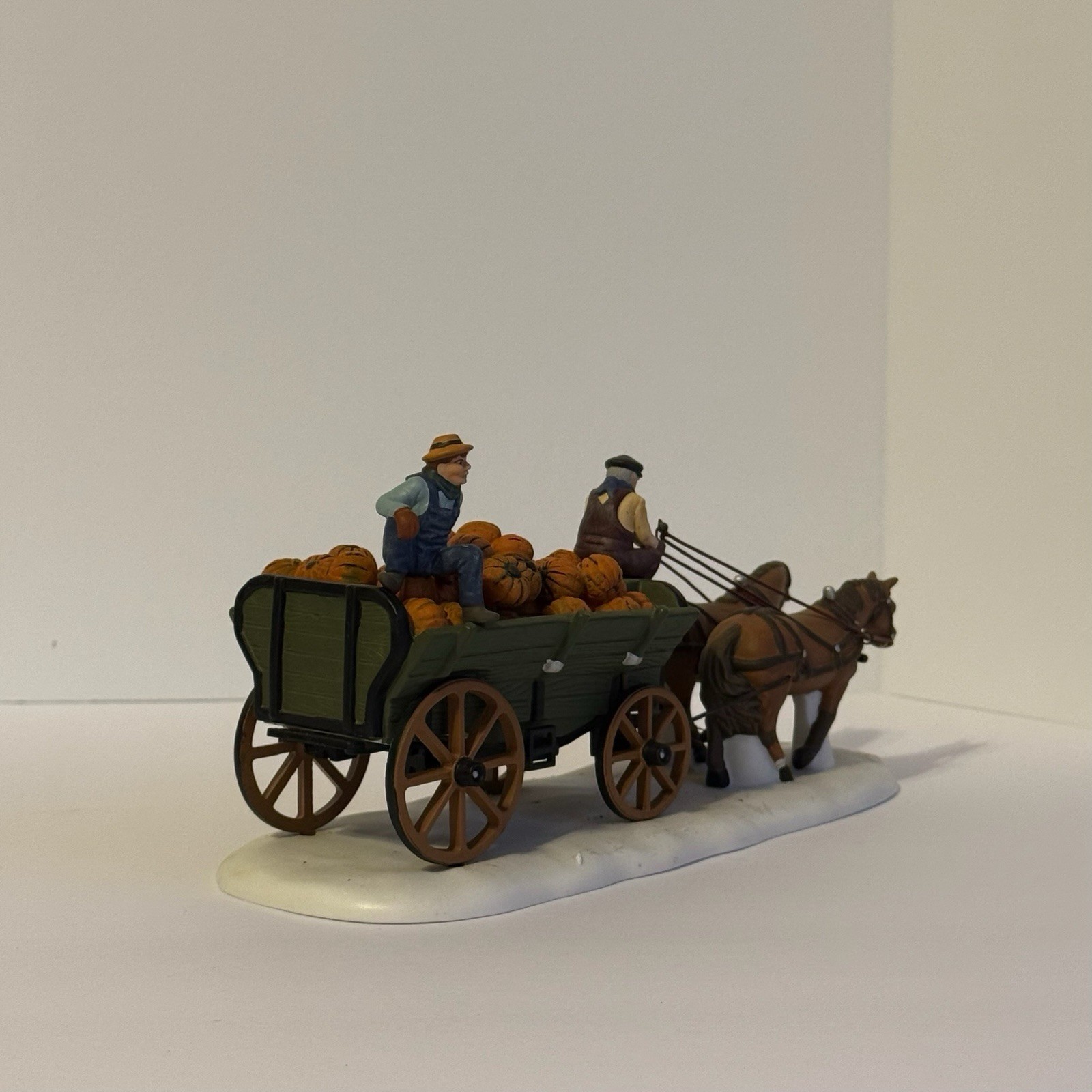 DEPT 56 NEW ENGLAND VILLAGE ACCESSORY “HARVEST PUMPKIN WAGON” #56591 READ