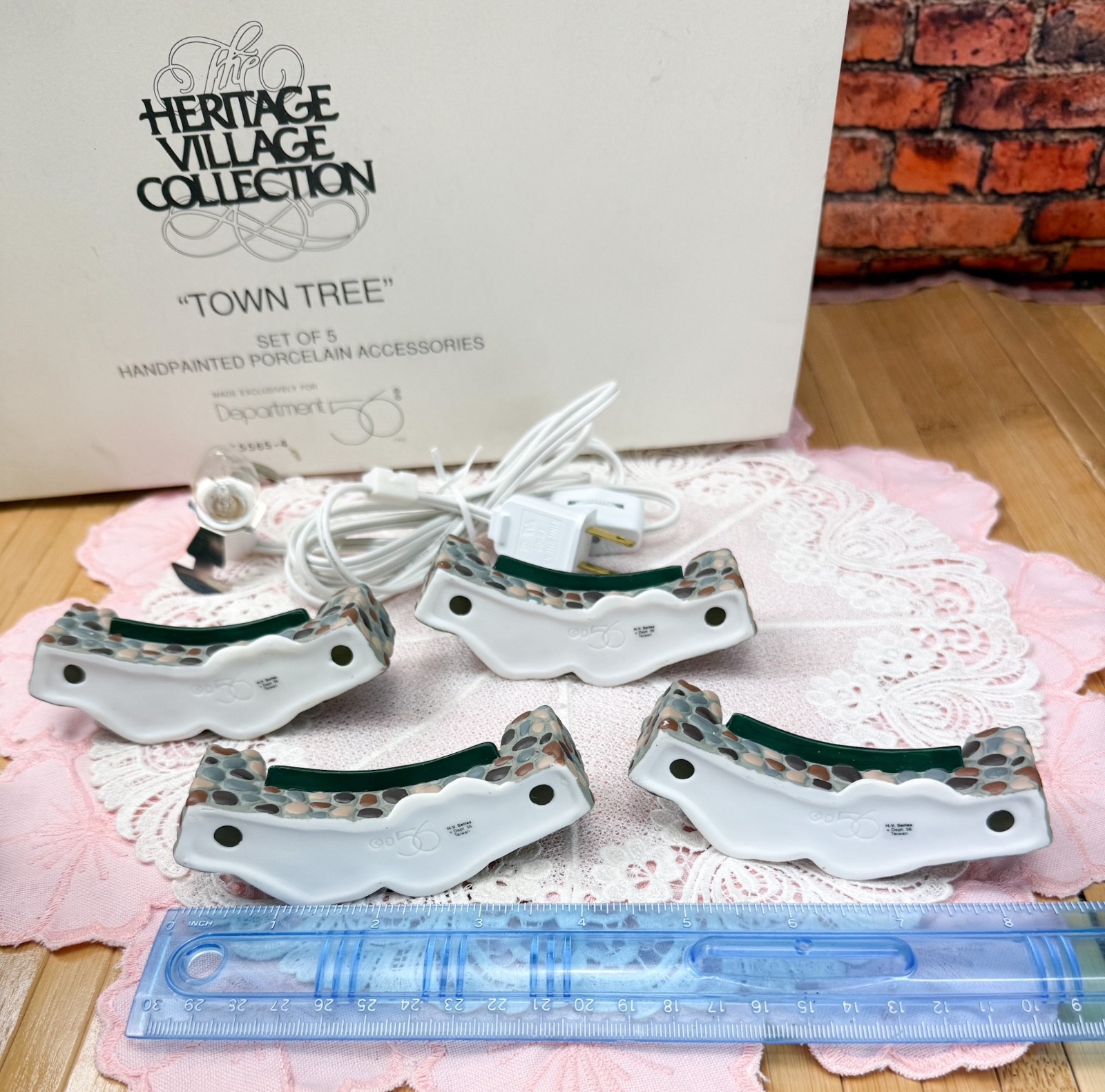 DEPT 56 Heritage Village Collection TOWN TREE 5-Piece Set #5565-4 **READ**