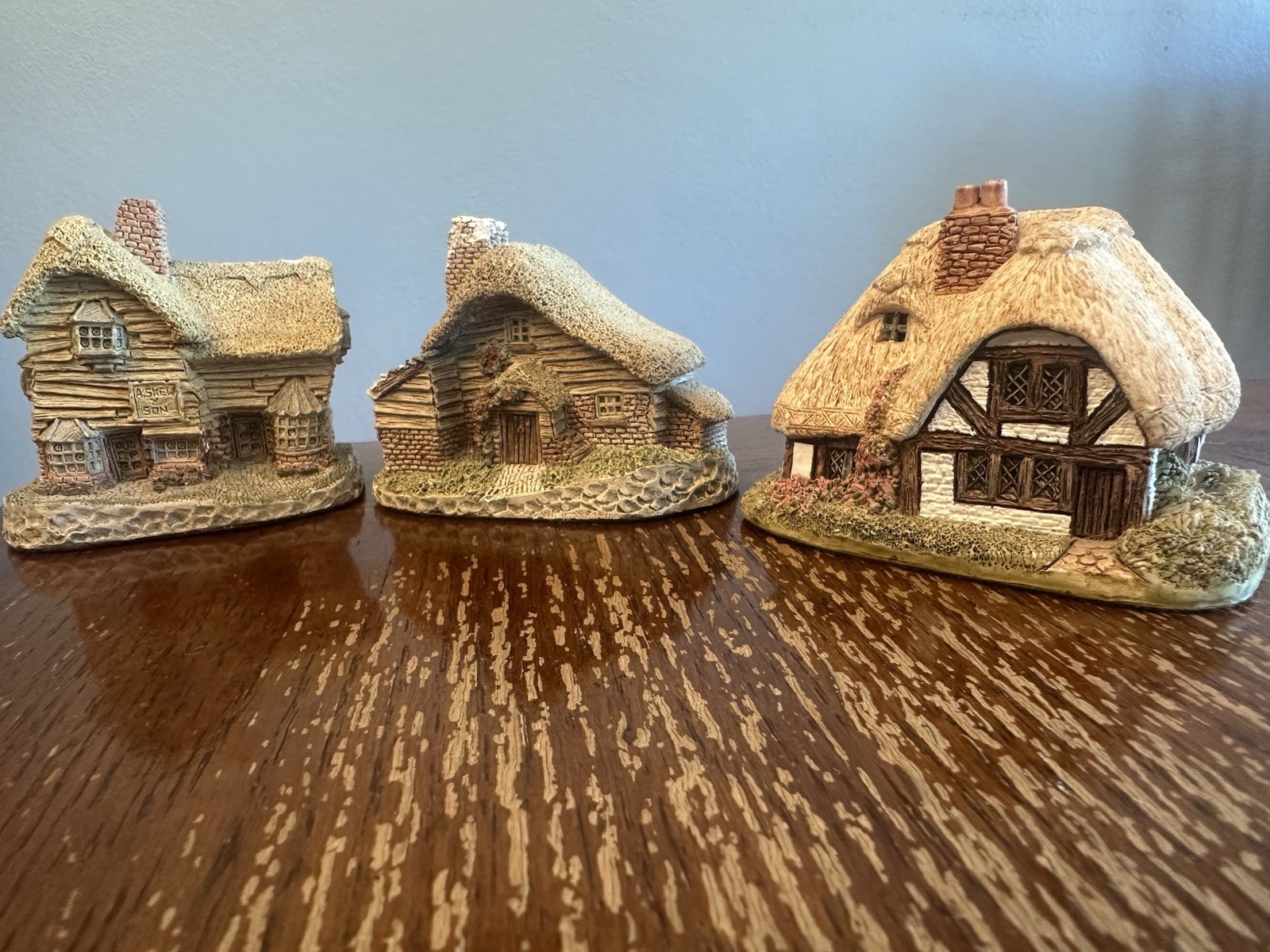 2 Vintage David Winter Cottages British Traditions Harvest Barn 1 Lillipilt Lane