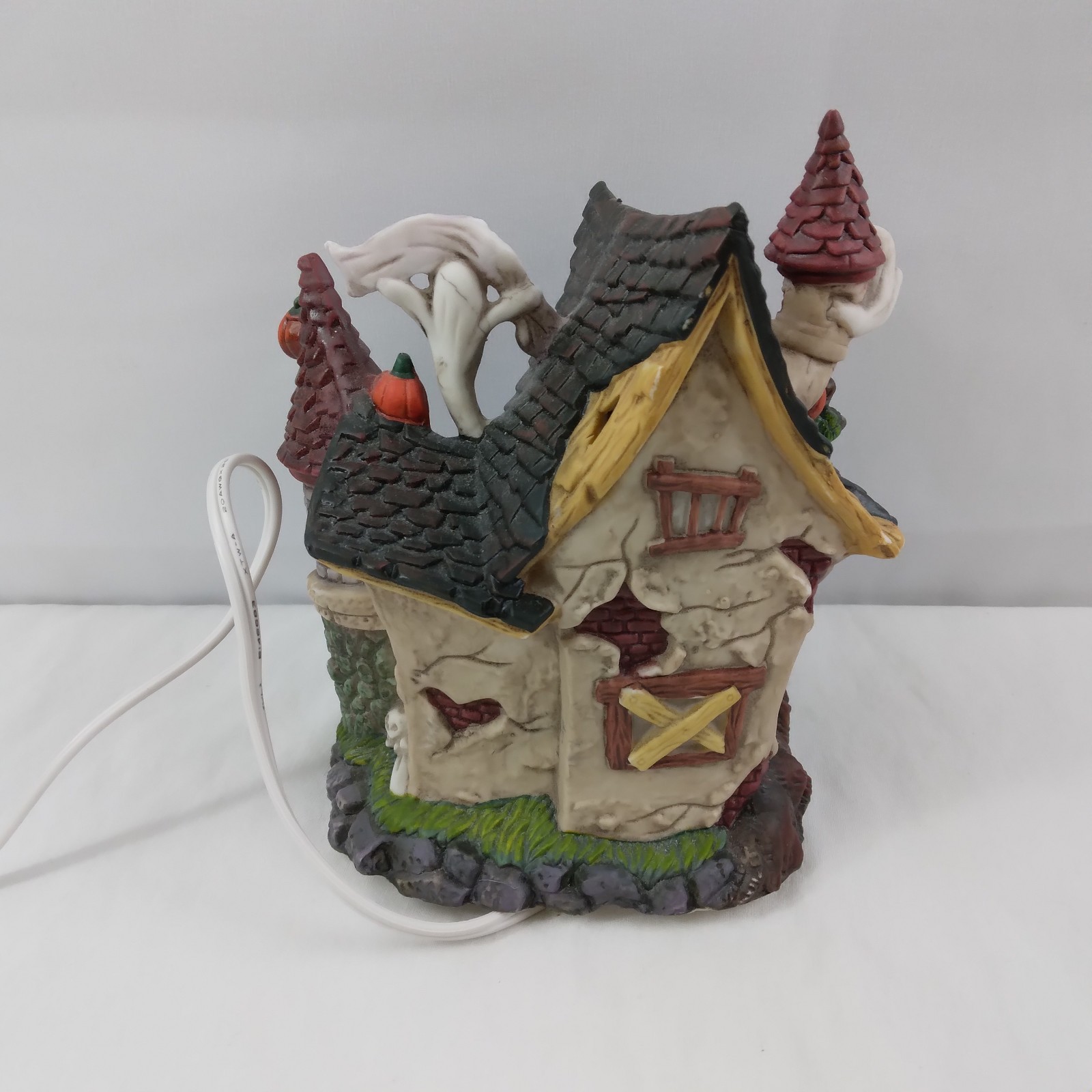 Vintage 1997 Spooky Hollow Lighted Porcelain Halloween House Haunted Ghosts