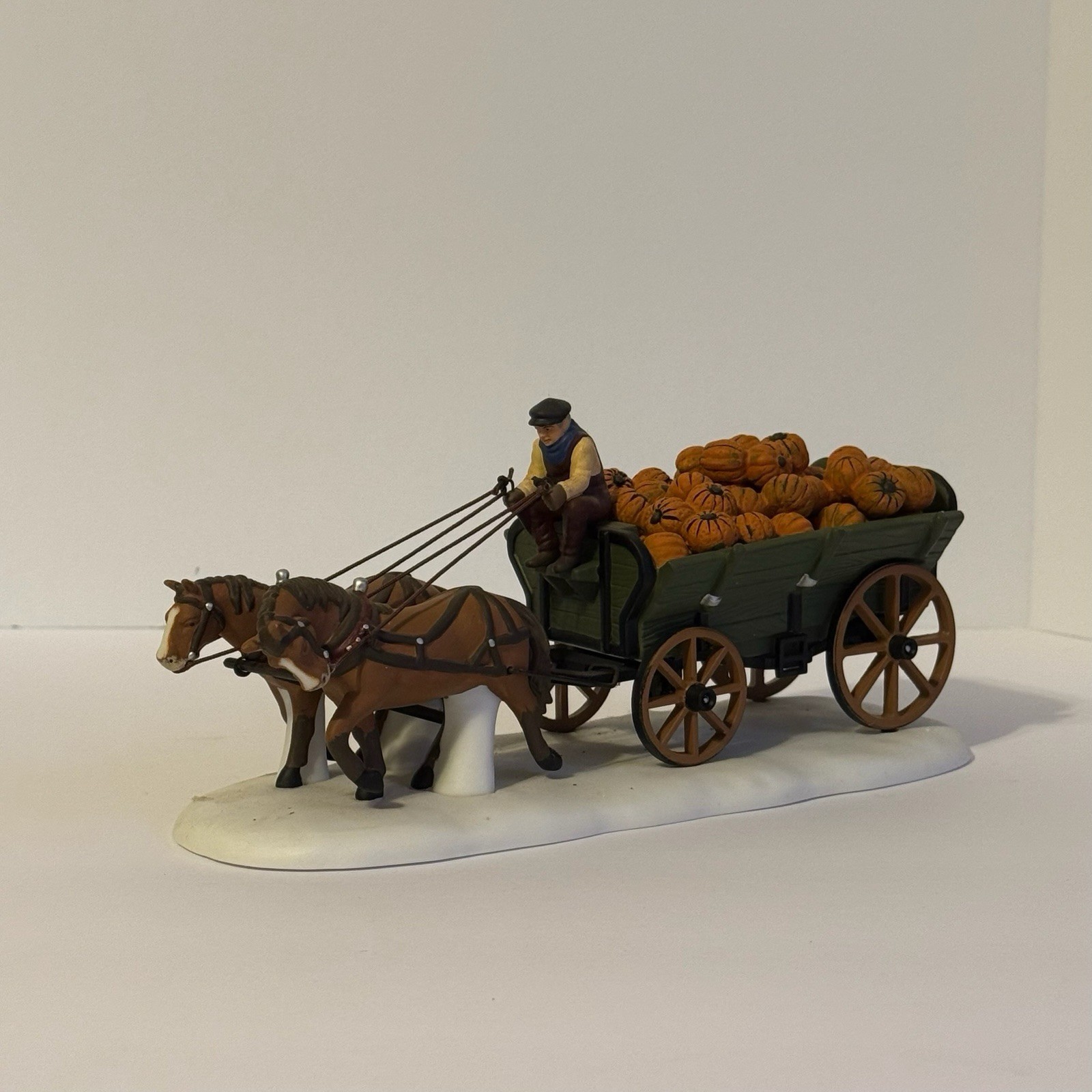 DEPT 56 NEW ENGLAND VILLAGE ACCESSORY “HARVEST PUMPKIN WAGON” #56591 READ