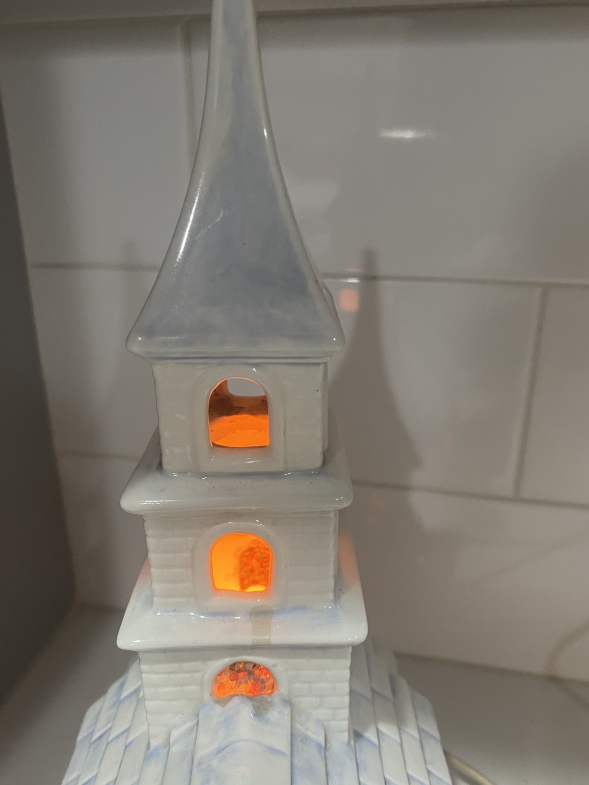 Vintage BYRON MOLDS MCM CERAMIC LIGHTED CHRISTMAS CHURCH PEBBLE WINDOWS 1979