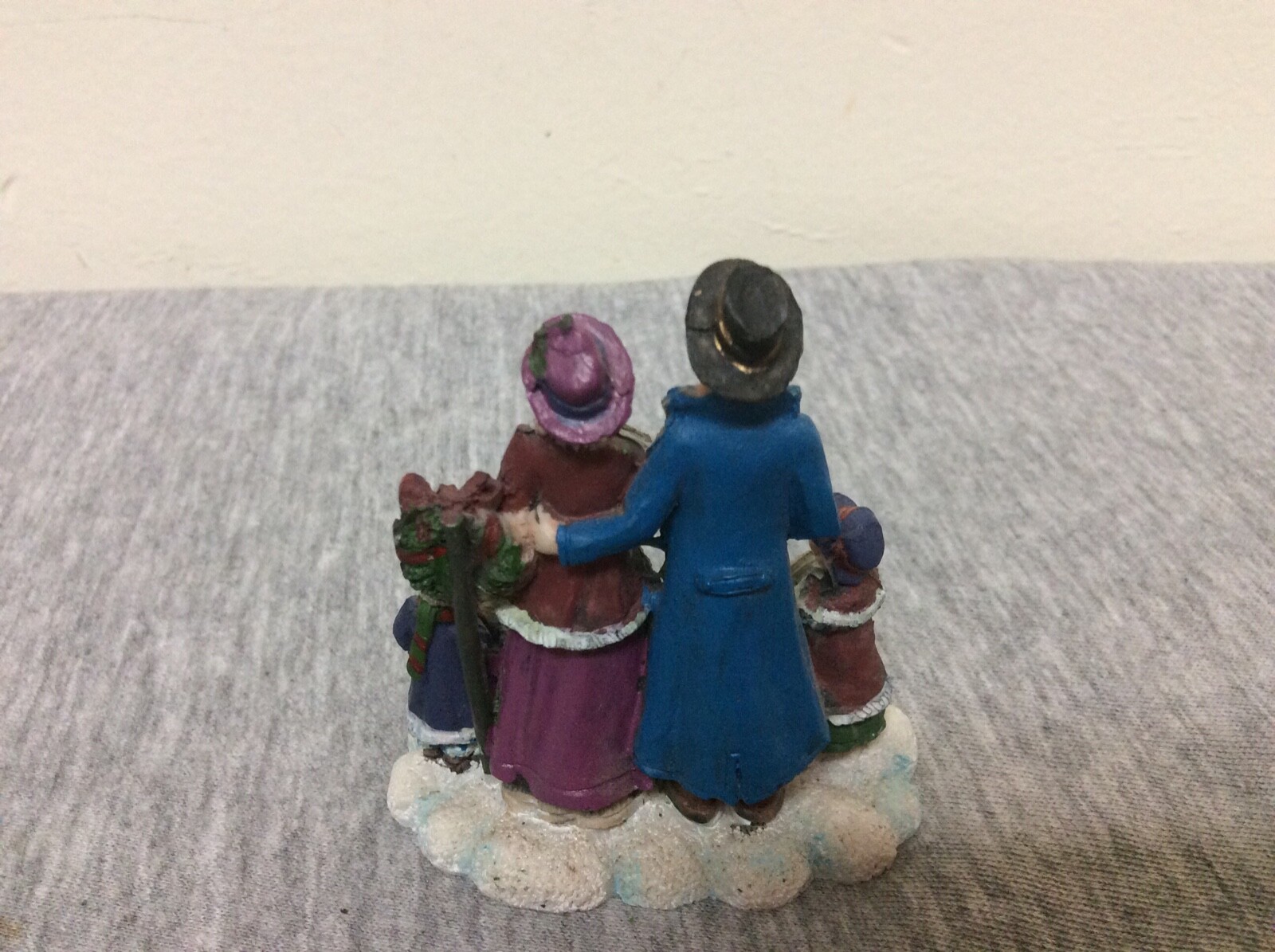 Santa’s Workshop Accessories Caroling Family Figure