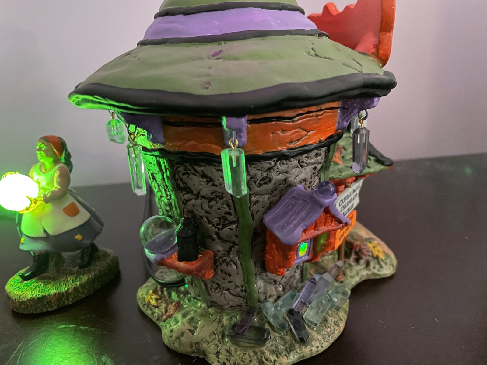 Dept 56 Halloween Cryptic Cave Crystals sold w/ Cave Mystic, NIB Lit Collectible