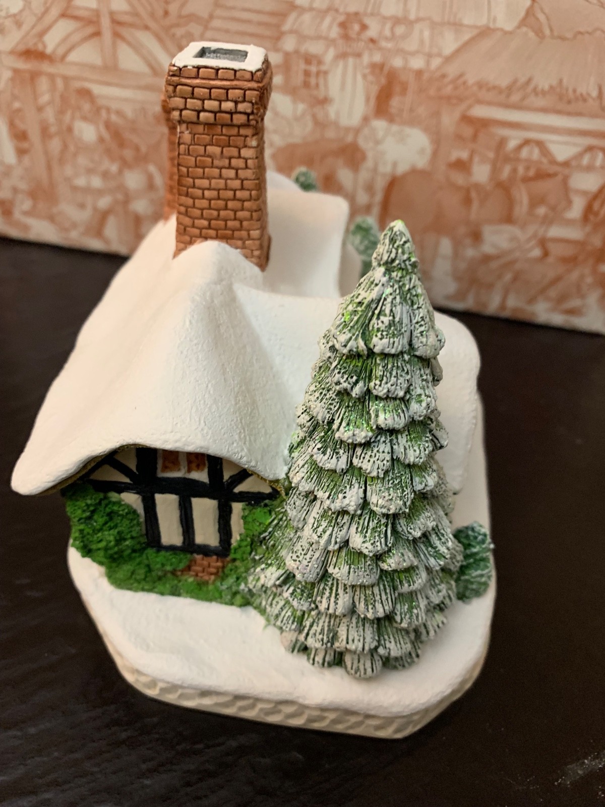 David Winter Silent Night Cottage British Hand made and Hand Painted