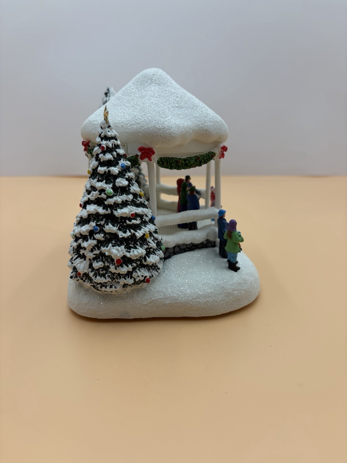 2023 Thomas Kinkade Teleflora Sweet Sounds Of Christmas Village Gazebo Lighted