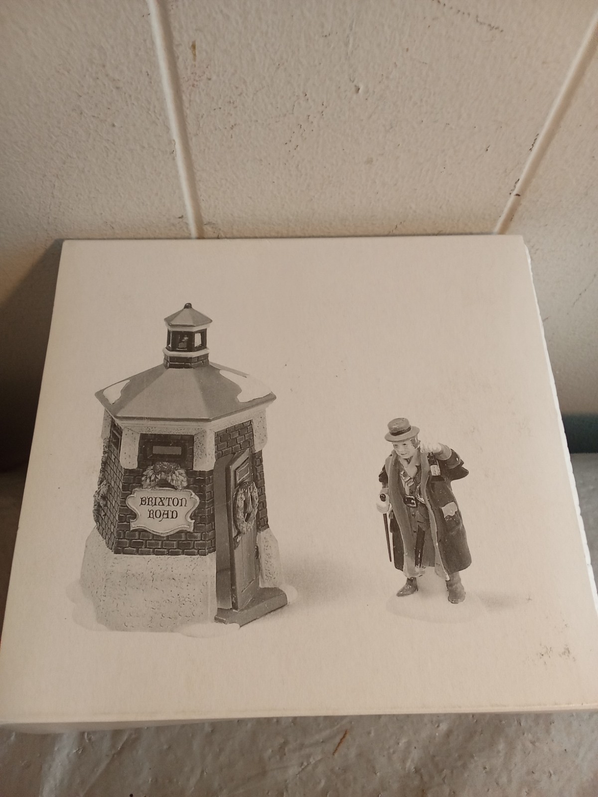 2pc Dept 56 Heritage Village Brixton Road Watchman Figures 58390