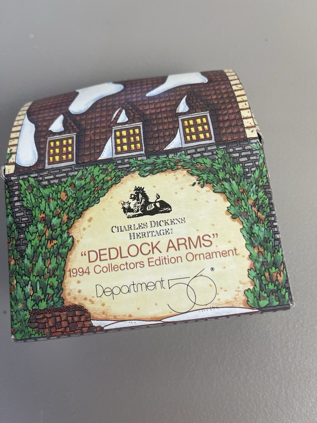 DEPT 56 HERITAGE VILLAGE DEDLOCK ARMS ORNAMENT CHARLES DICKENS INN 1994 BOXED