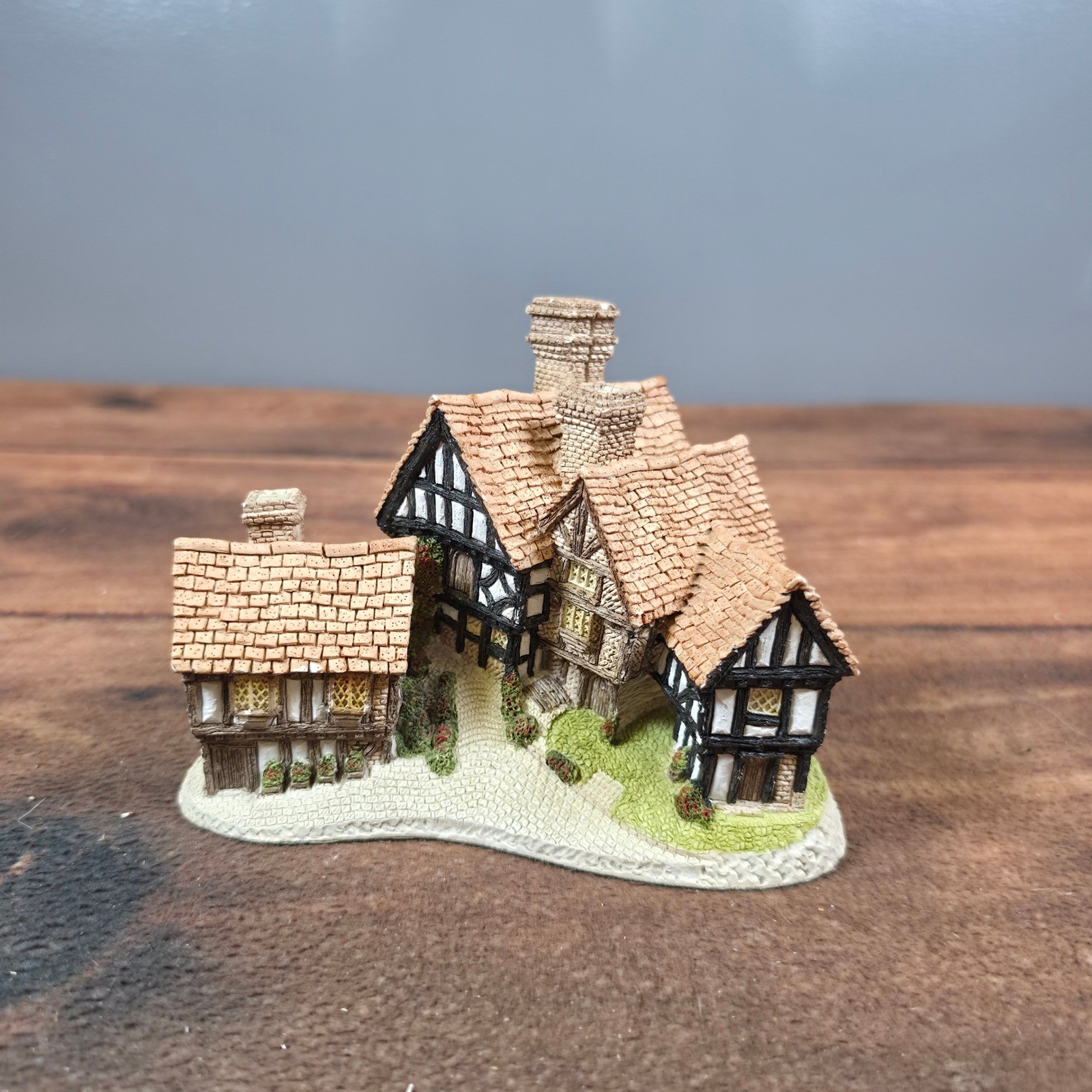 David Winter Stratford House Cottage Home OS Brown Excellent Tudor Miniature
