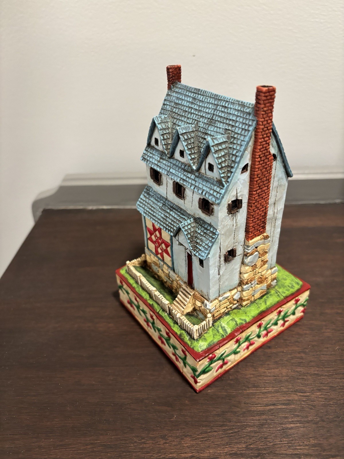 Heartwood Creek Jim Shore Hand Painted Resin Mini Village Buildings Set of 4