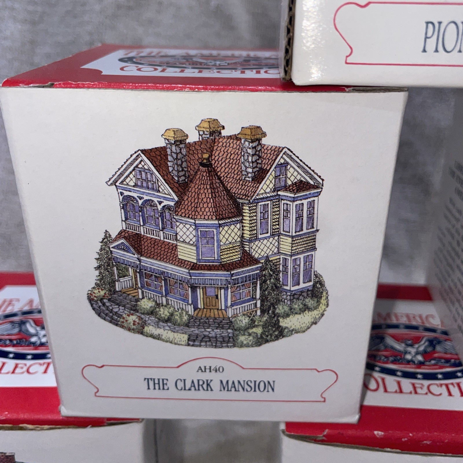 10 The Americana Collection Liberty Falls Houses & Buildings + 10 Pewter Figures