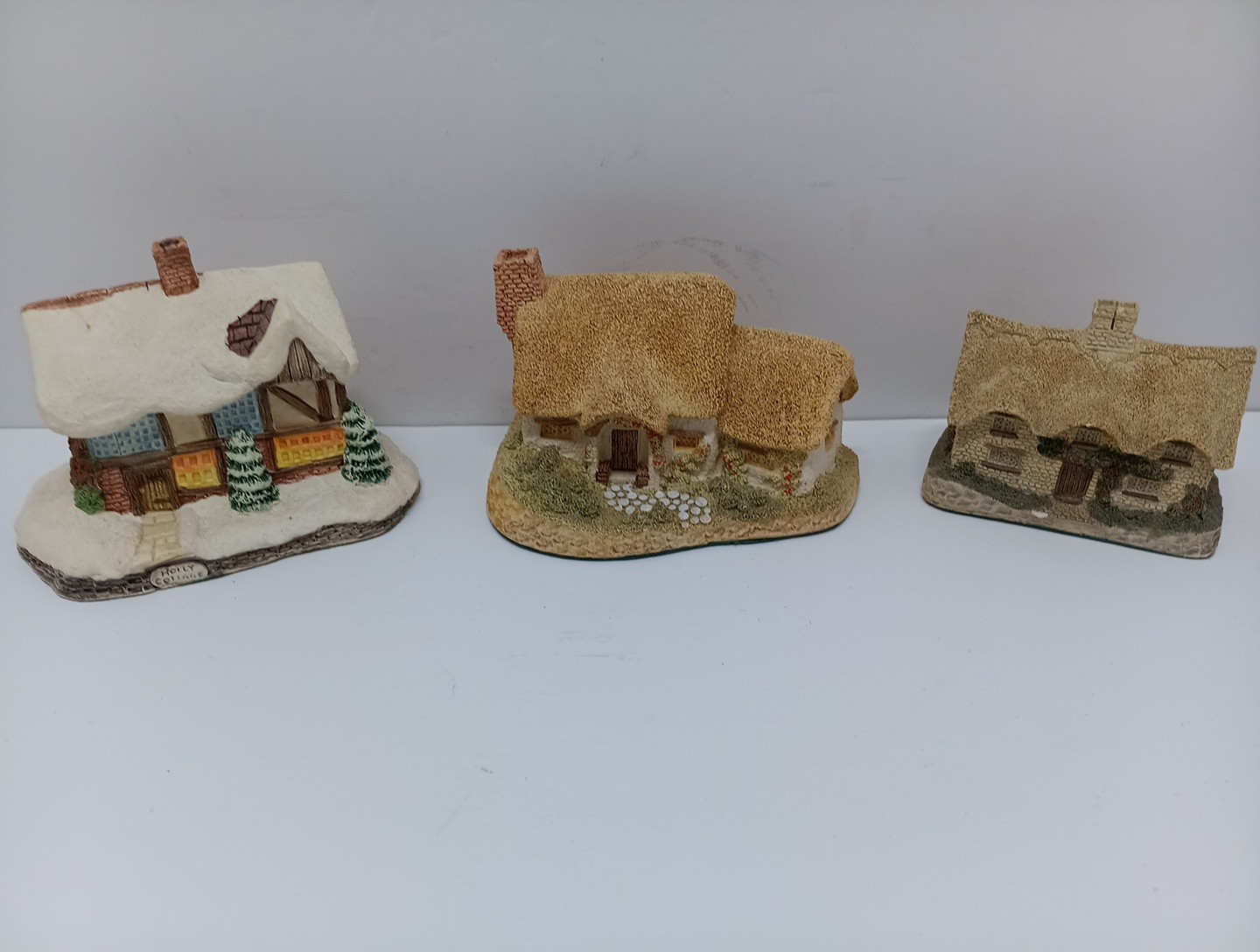 Lot Of 3 Miniture Villiage Dioramas By David Winter & Memory Lane Cottages…
