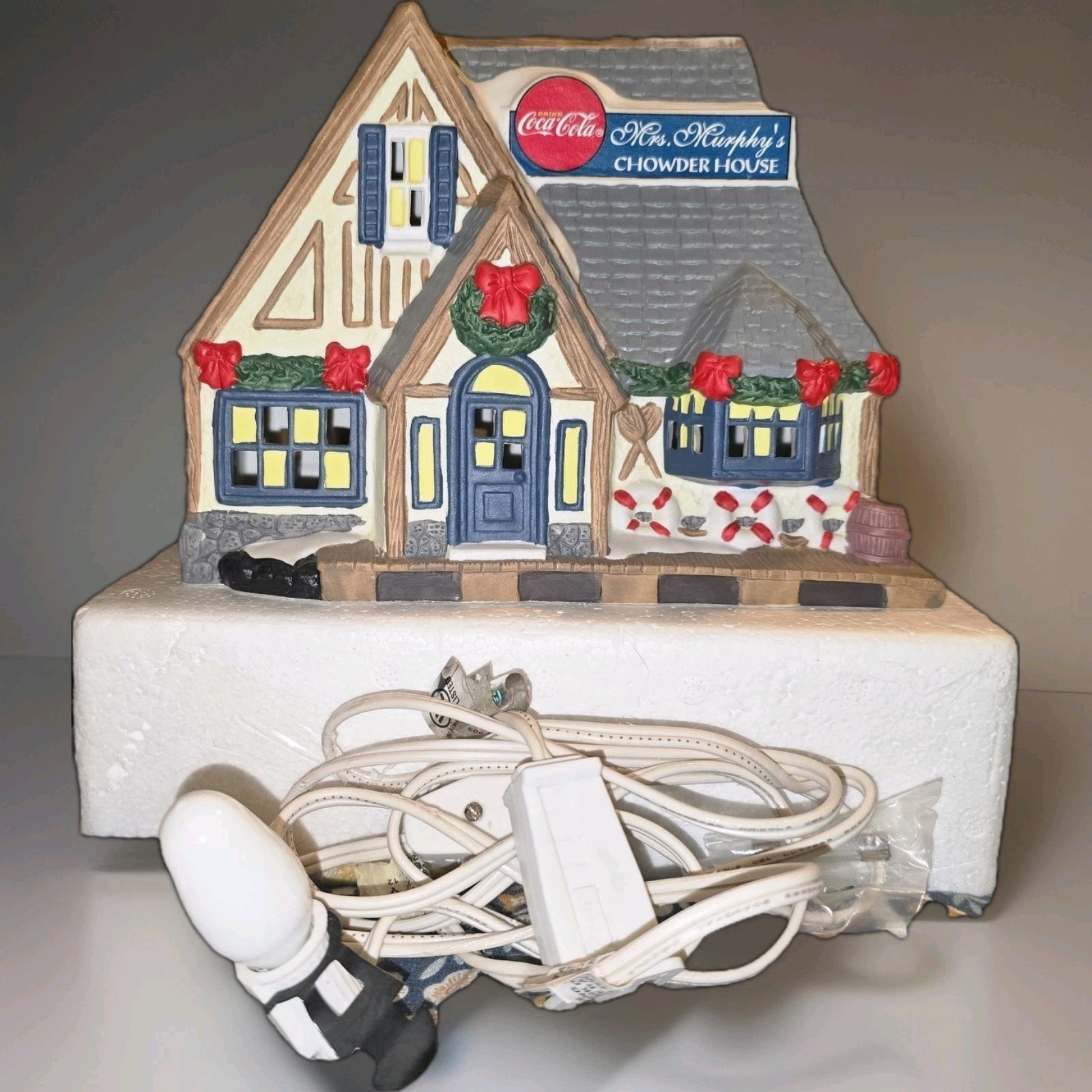 COCA-COLA MRS MURPHYS CHOWDER HOUSE RETIRED Town Square Collection CHRISTMAS
