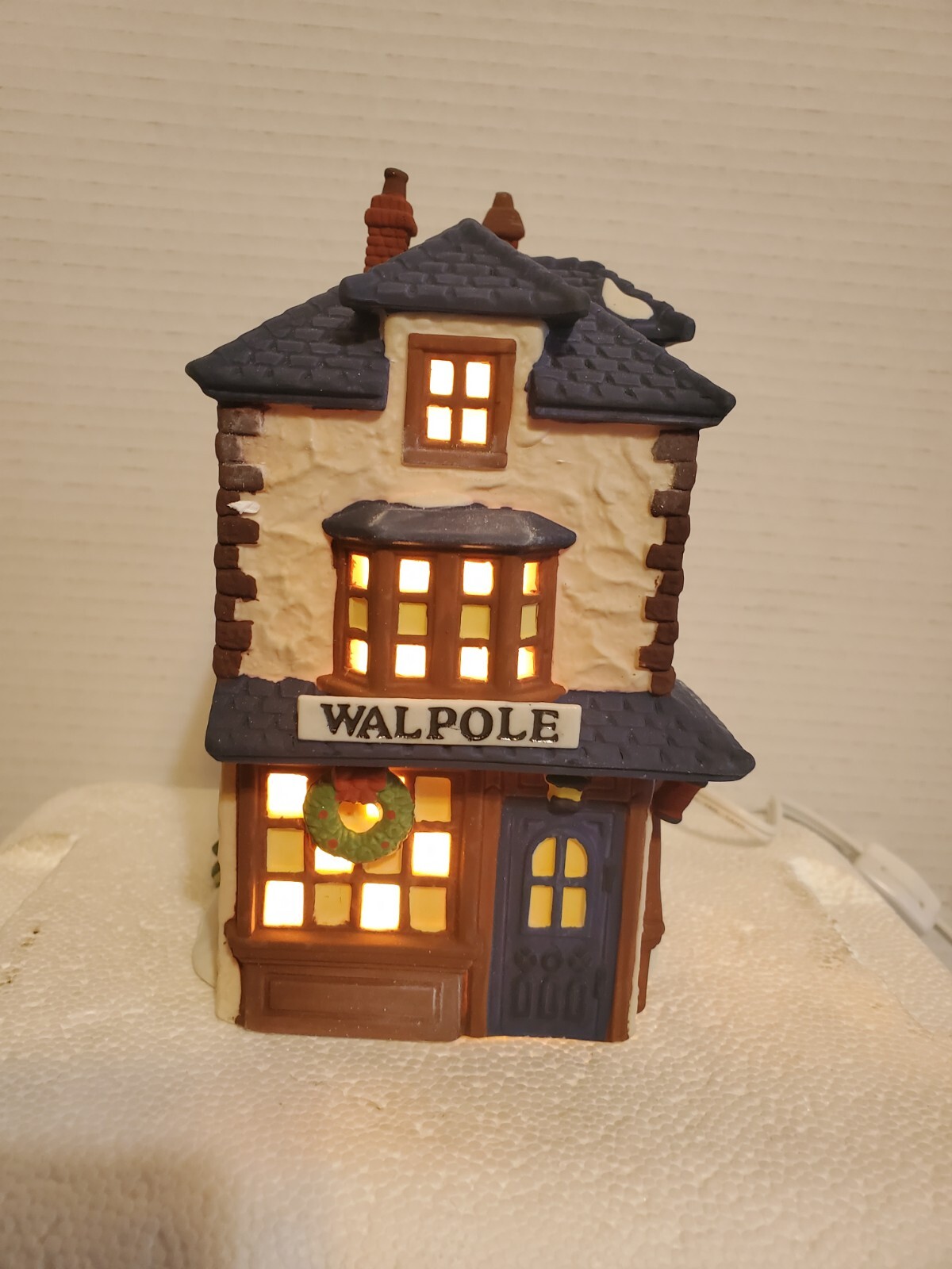 MINT Dept 56 Dickens Village Walpole Tailors building 5926-9 Merchants Shops