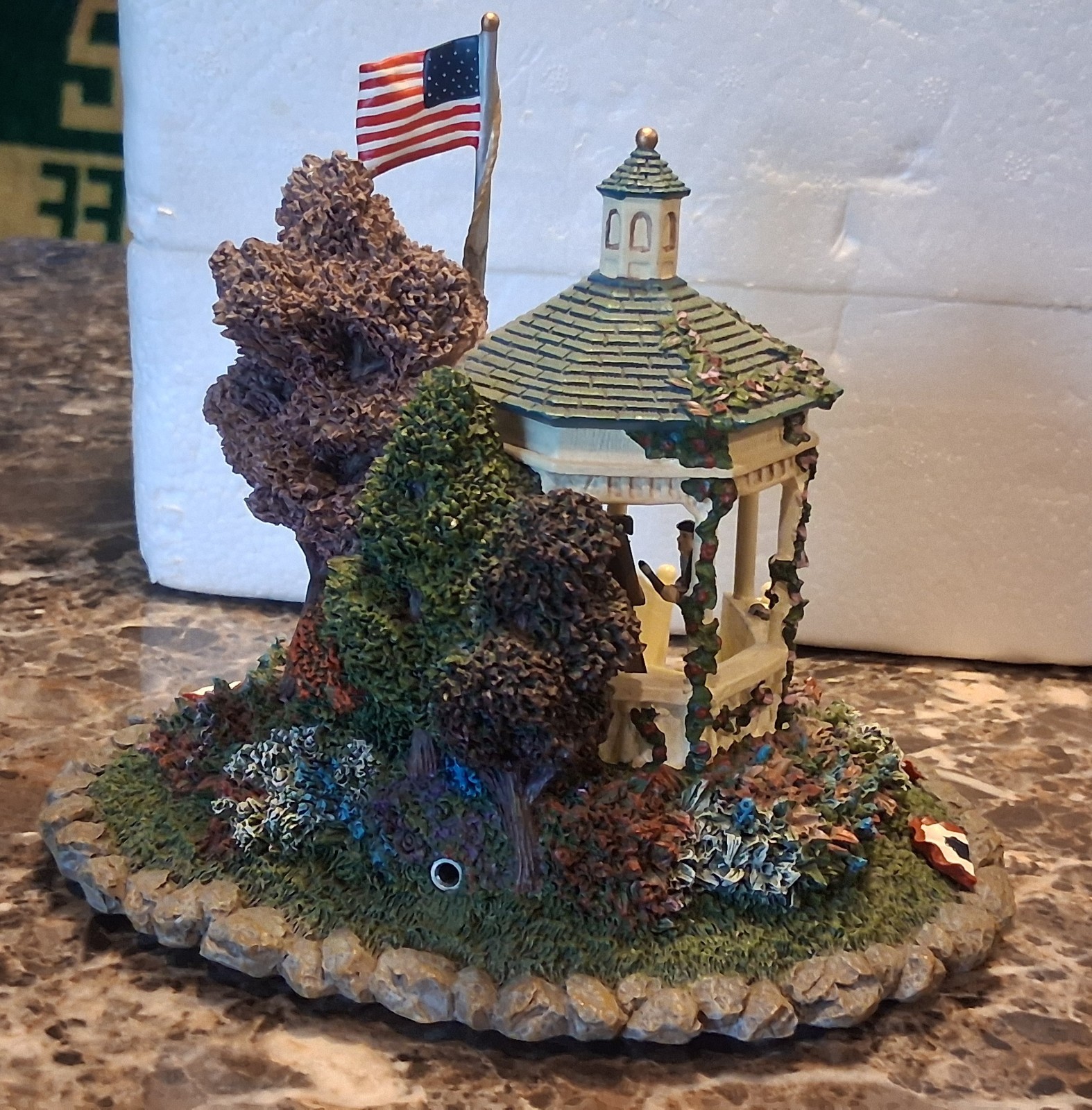 Thomas Kinkade Hawthorne Village Spring Gazebo 2002 Hometown Spring Collection