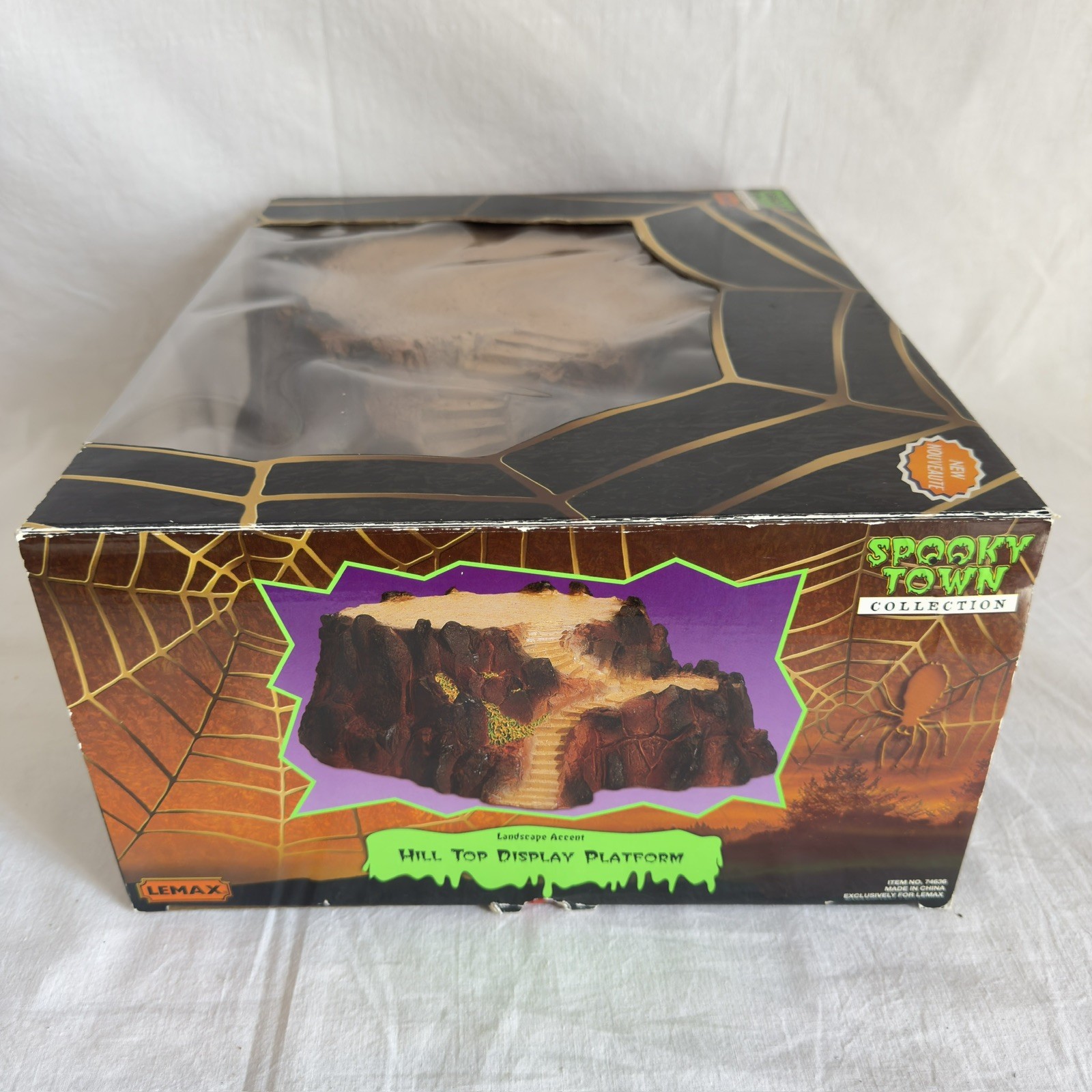 LEMAX Spooky Town “HILL TOP DISPLAY PLATFORM” Large LANDSCAPE Accent #419046 NOS