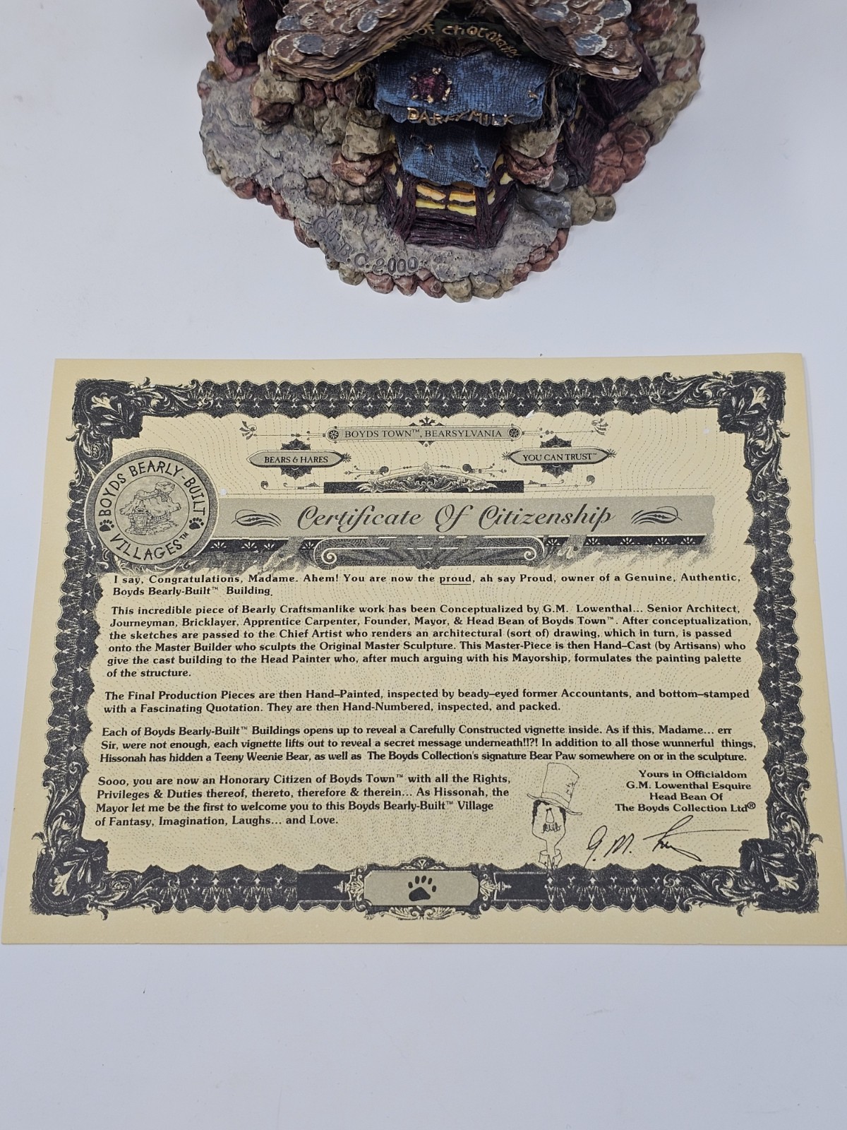Boyd’s Town Cocoa’s House of Chocolate with pc #3E/2388 with box & certificate