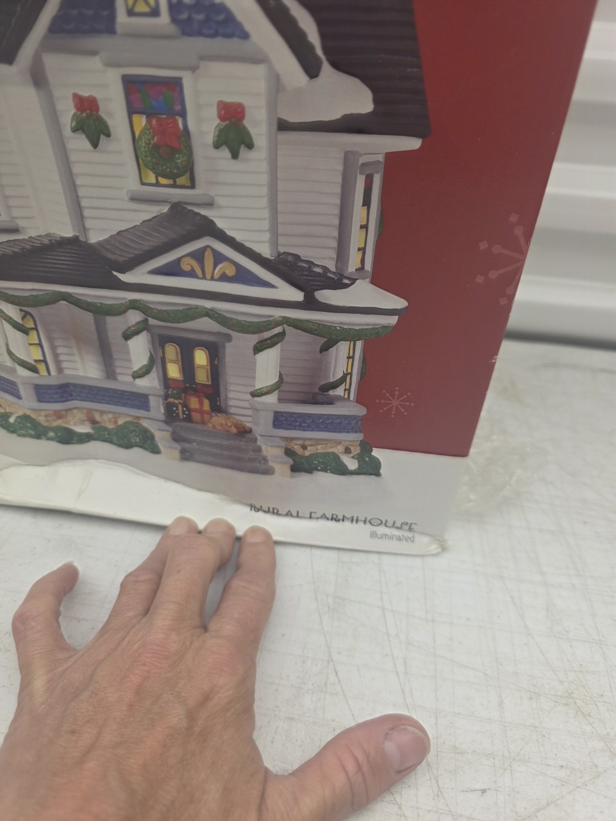 St. Nicholas Square Village Collection RURAL FARMHOUSE Illuminated w/ Box 2002