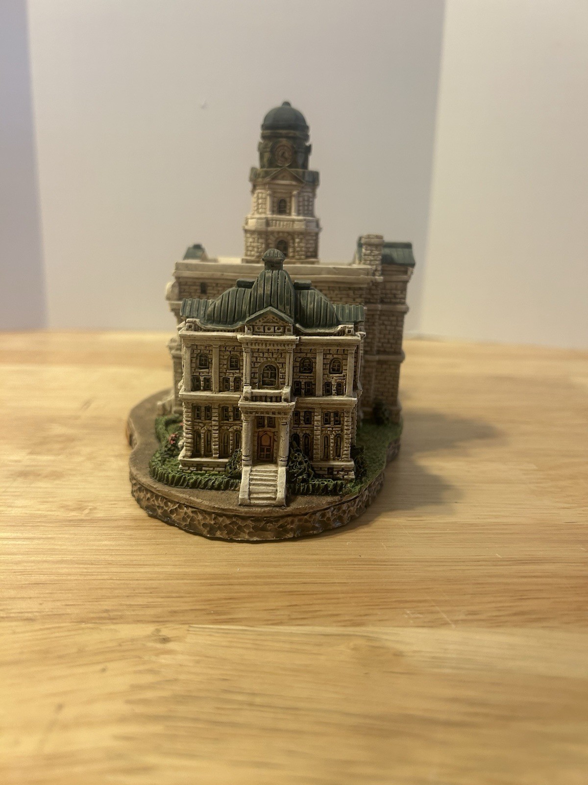 Texiana Collectibles Tarrant Series Tarrant County 1895 Resin Building w/ Box