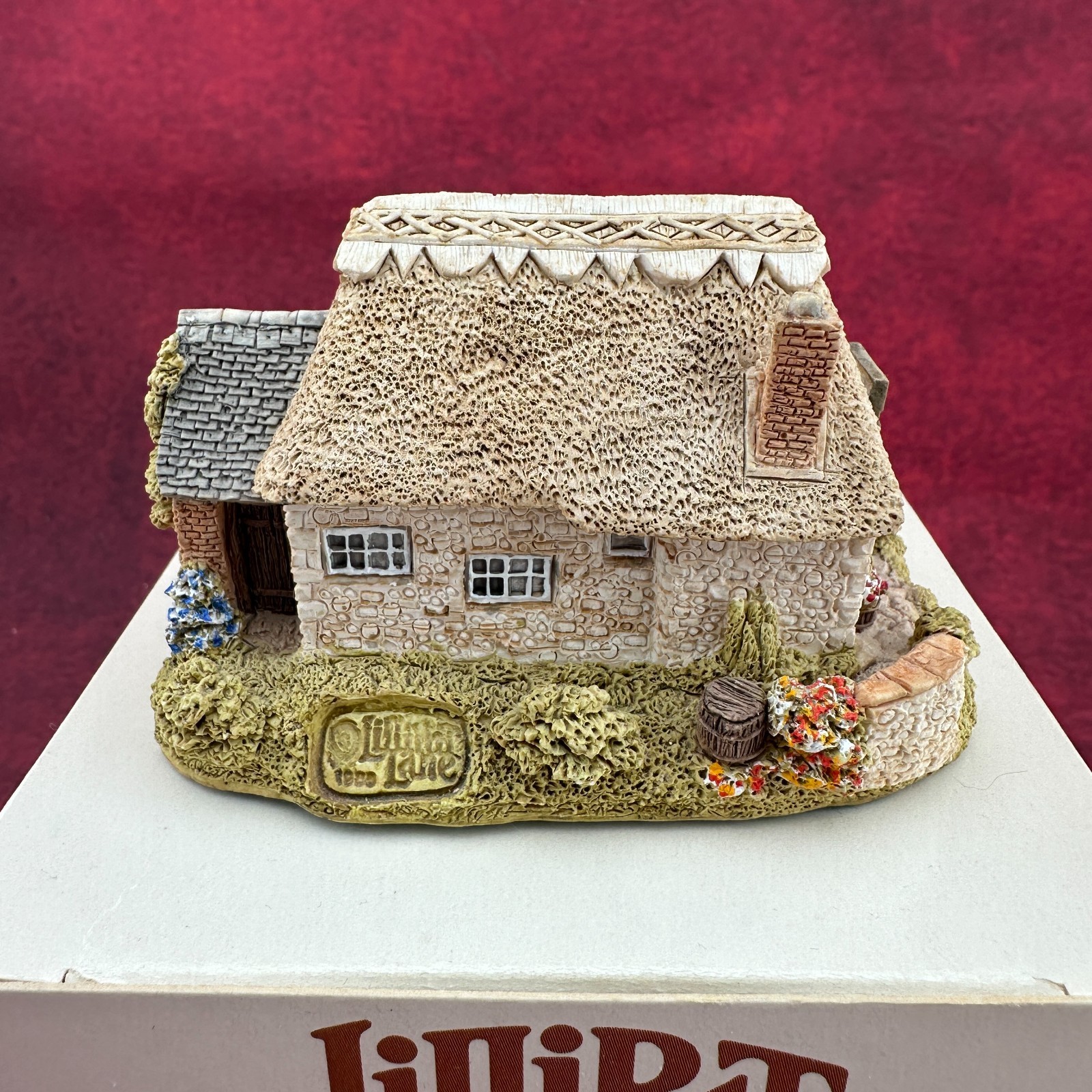 VINTAGE LILLIPUT LANE “SMALLEST INN” MADE IN CUMBRIA UK, HANDMADE, HAND-PAINTED
