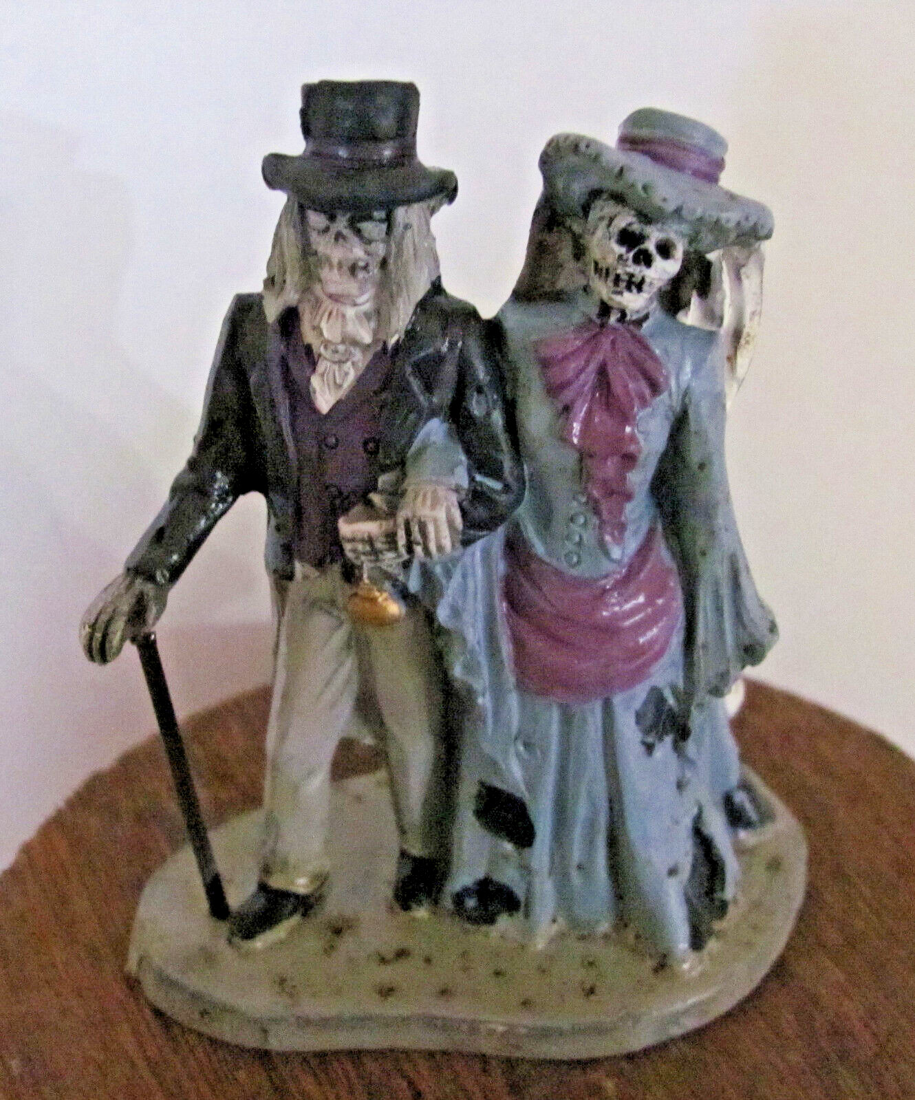 Lemax Spooky Town Figurine – Spectral Couple #02912
