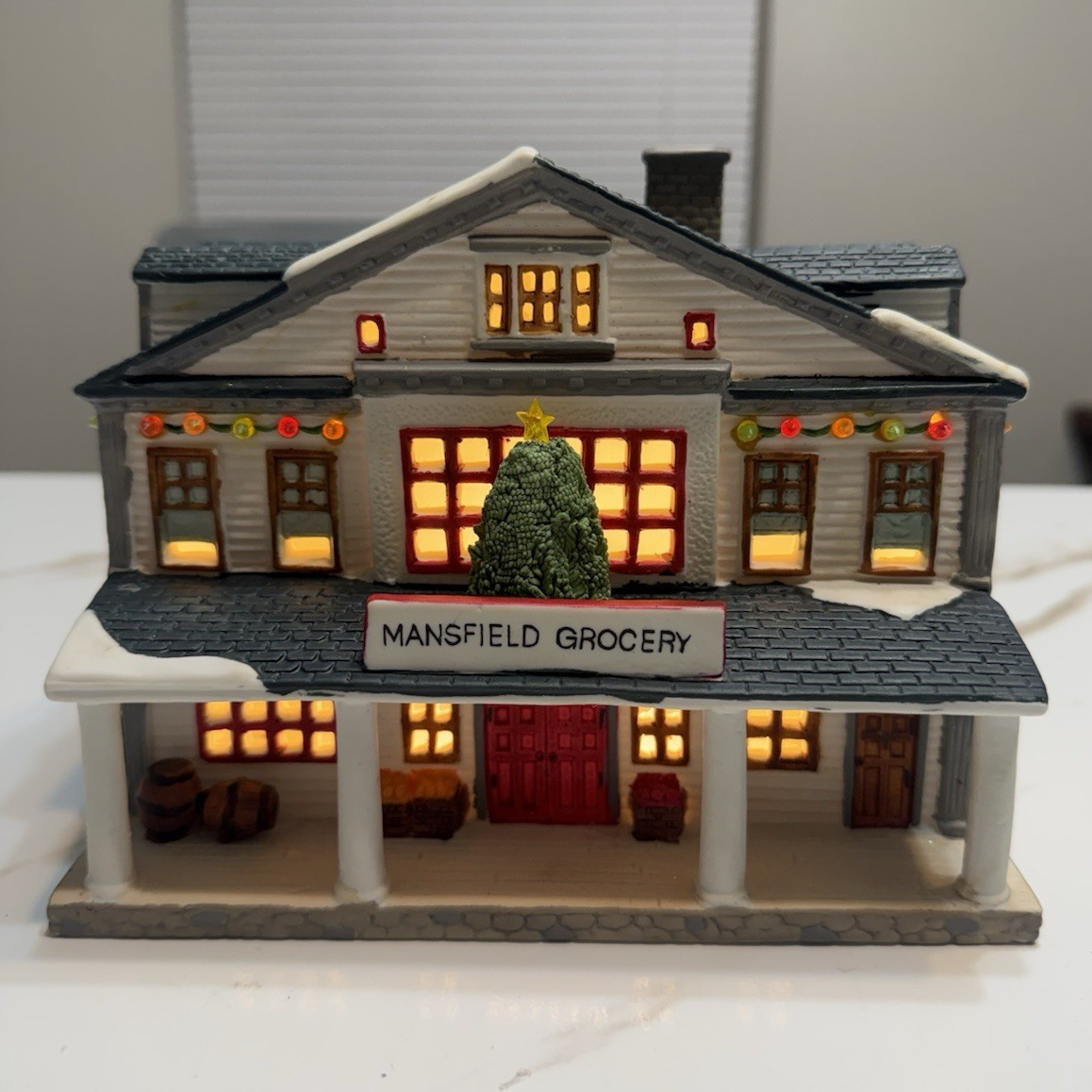 Lemax Dickensvale Mansfield Grocery Porcelain Illuminated House 1995 Boxed