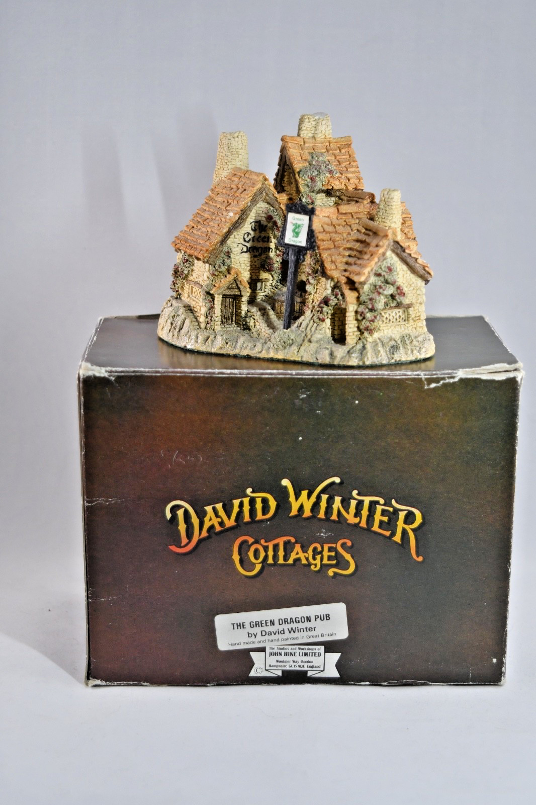 The Green Dragon Pub 1983 Rare David Winter Cottages box & original sign post