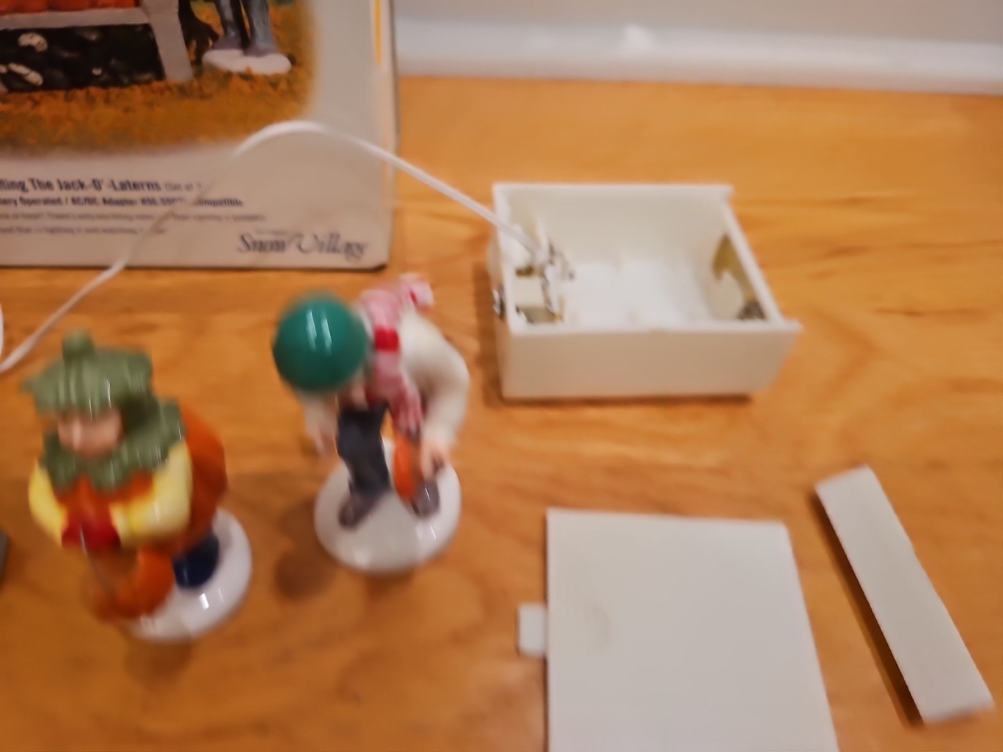 Dept 56 Bobbing For Apples & Lighting The Jack-O-Lantern Village Halloween READ