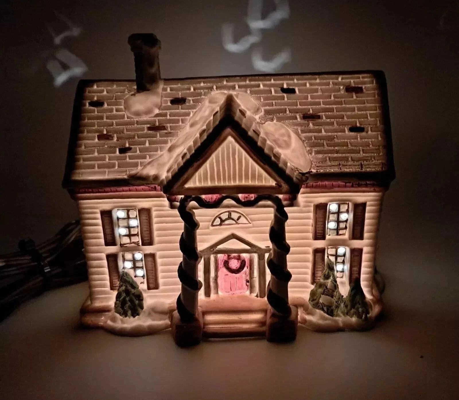 1991 Lemax Hearthside Village Porcelain Lighted House Pillers