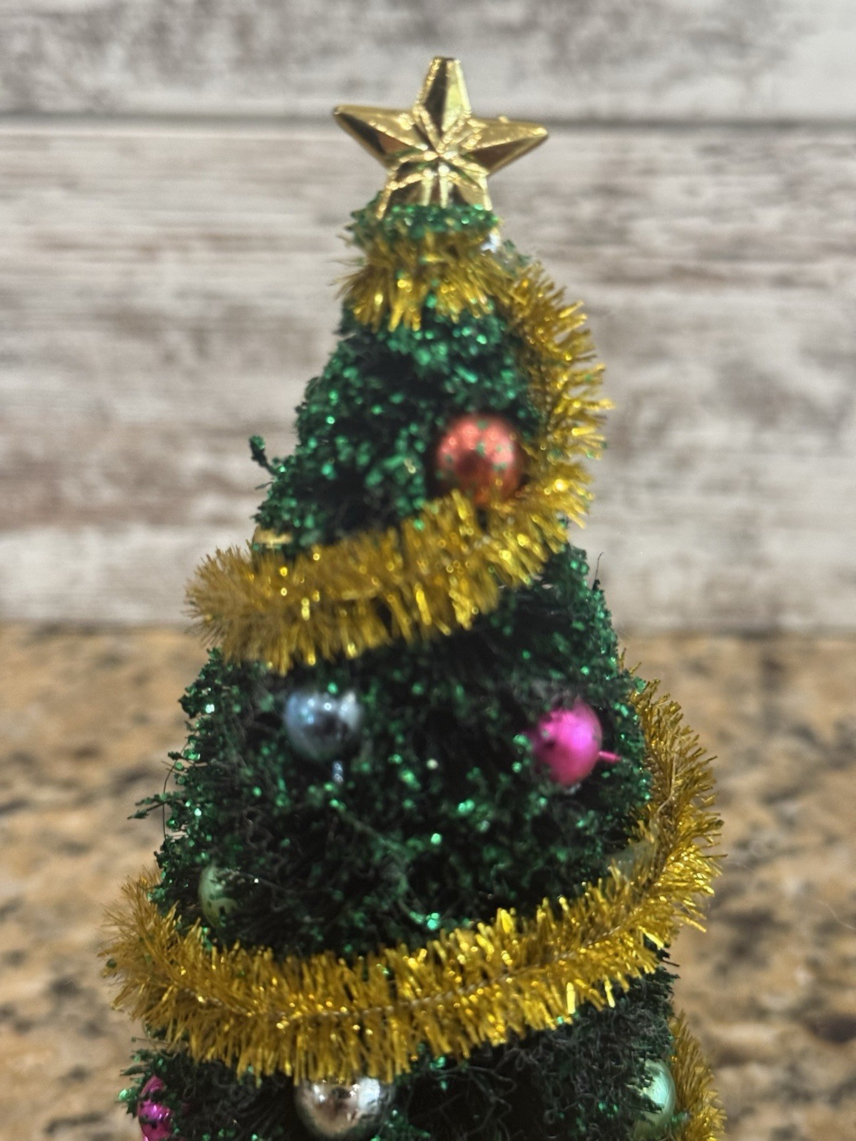 Lemax Carole Towne MEDIUM SPARKLING GREEN CHRISTMAS TREE *Read