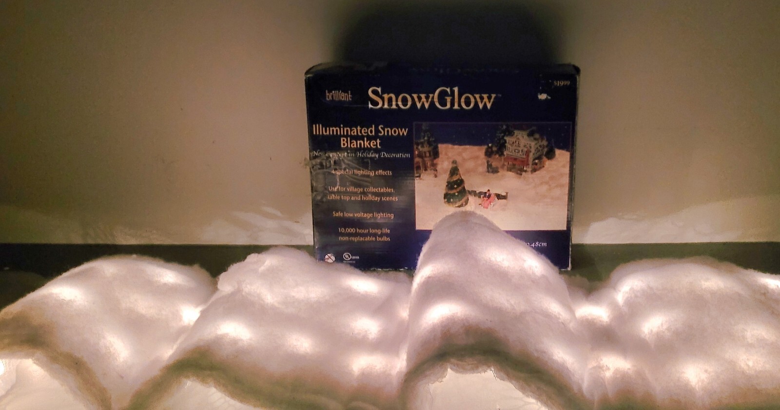 Snow Glow LED Illuminated Display Blanket Christmas Houses Village Scene Lights