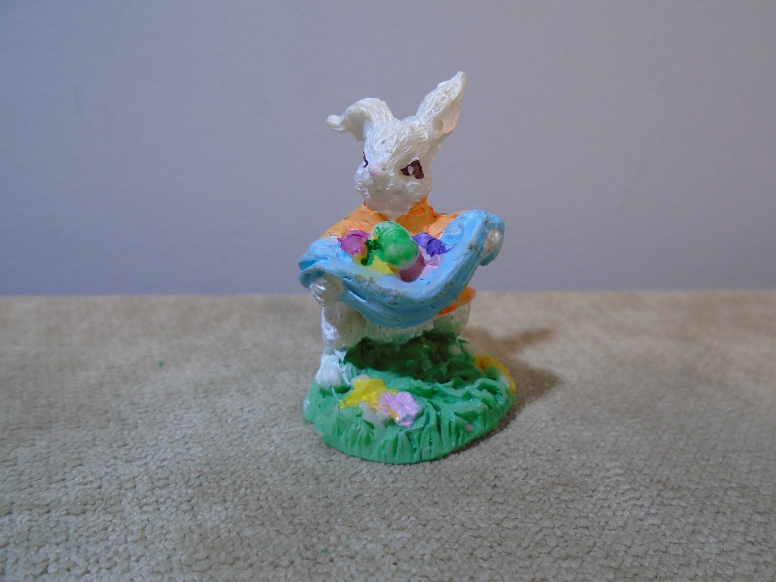 EASTER VILLAGE MINIATURE BUNNY GATHERING EGGS 1.5” FIGURE UNBRANDED (SF336)