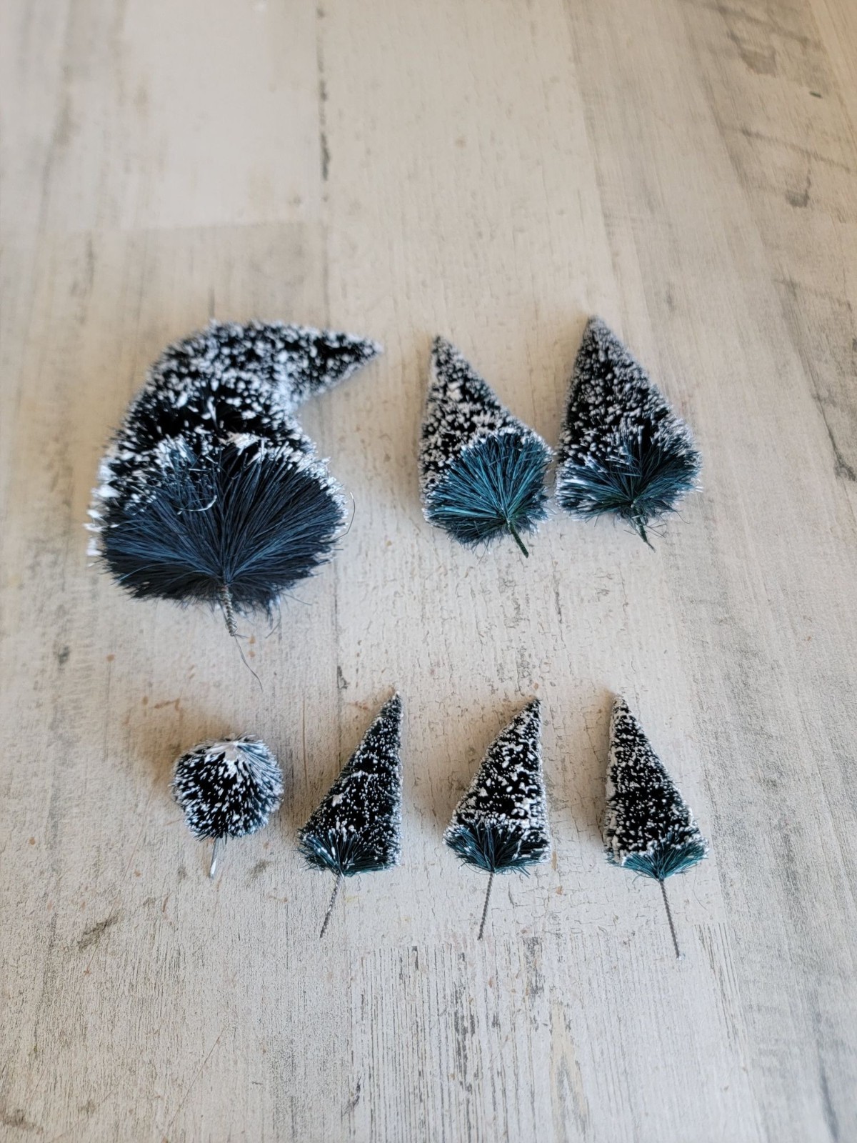 Dept 56 miniature snow frosted pine tree village accessory set