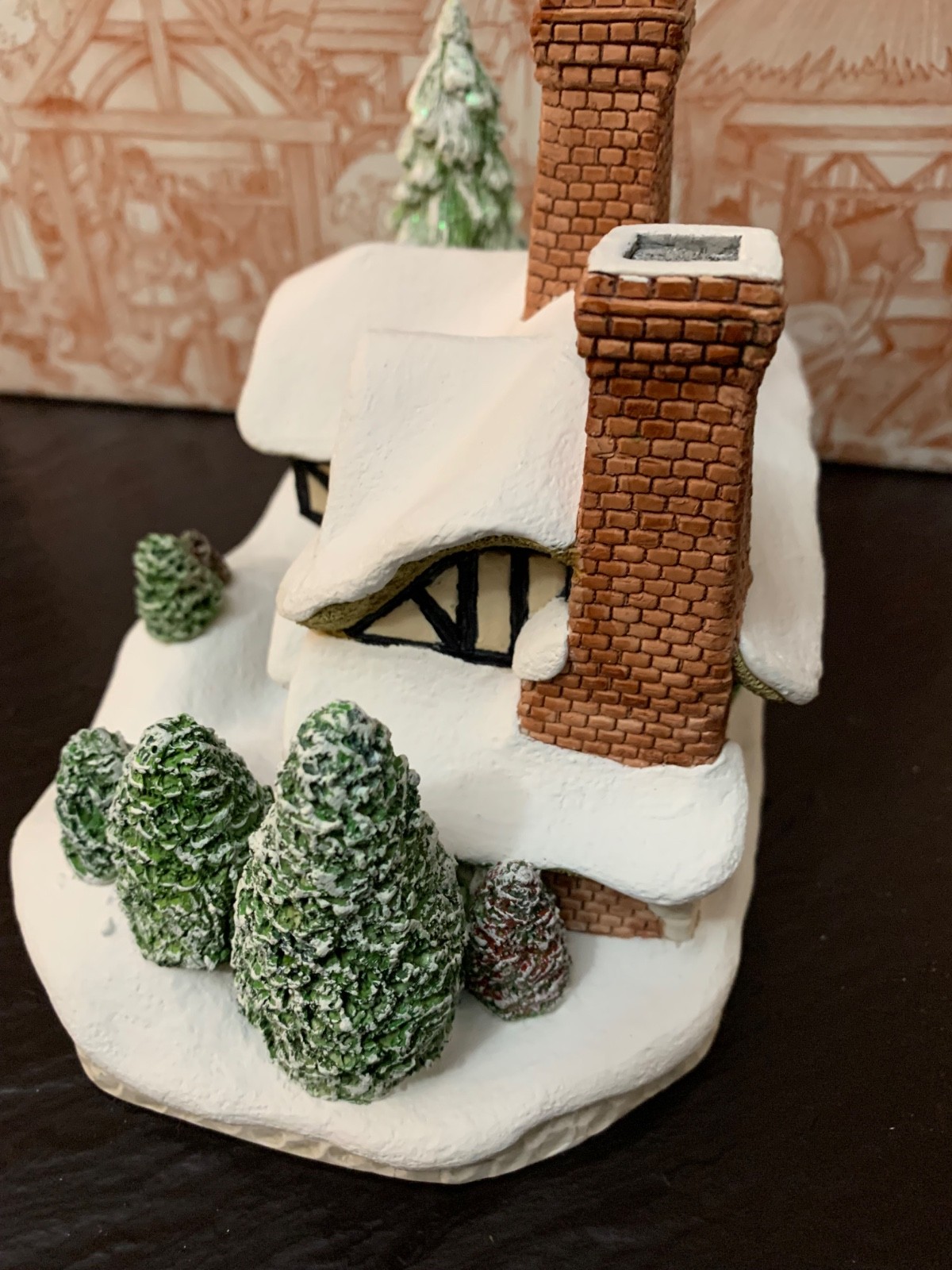 David Winter Silent Night Cottage British Hand made and Hand Painted