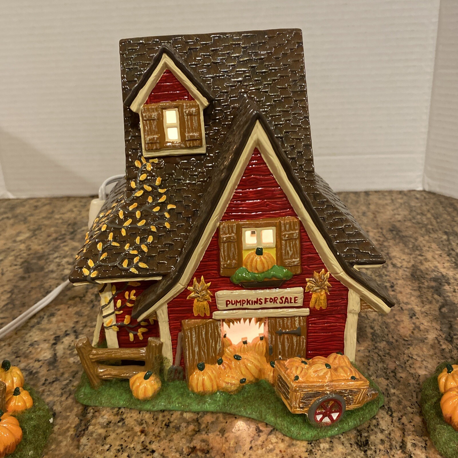 2001 Department 56 Thanksgiving Lighted House Lights Work (Original Candles)