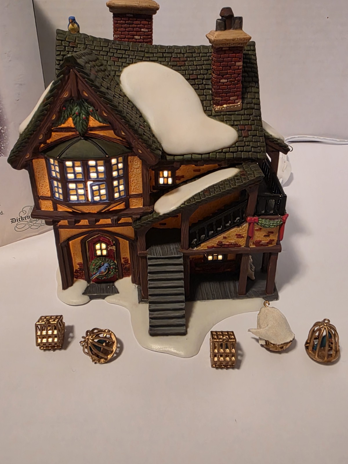Department 56 Wingham Lane Parrot Seller Complete set w accessories Bird Seller