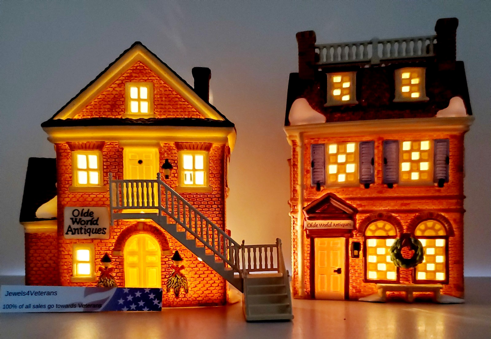 Department 56 Disney Parks Village Old World Set of 2 NEW! MINT!💖