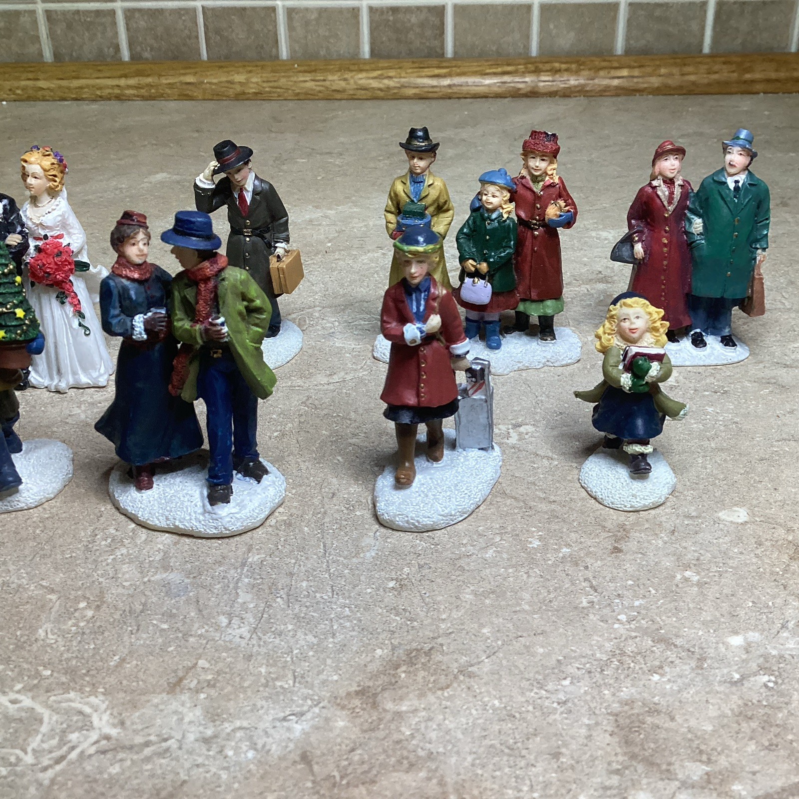 Vintage Large Lot of 8Christmas Village People , 2.5” Tall- #Q