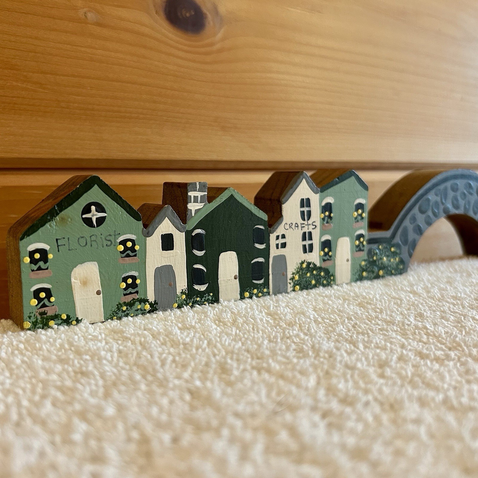 17″ Wood Shelf Sitter Village Florist Post Office Bakery Wooden Cat’s Meow Style